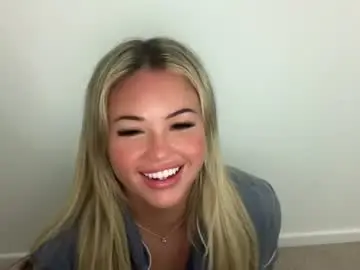 Chaturbate Live Sex Cam of averybabyyx