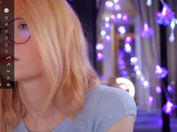 Chaturbate Live Sex Cam of illegaldream