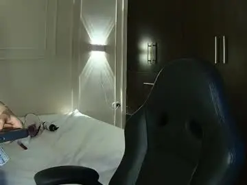 Chaturbate Live Sex Cam of luna_and_banji