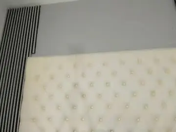 Chaturbate Nude Webcam of luna_and_banji