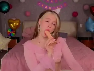 Chaturbate Live Sex Cam of luna_moran