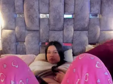 Chaturbate Live Porn of mia_roux13