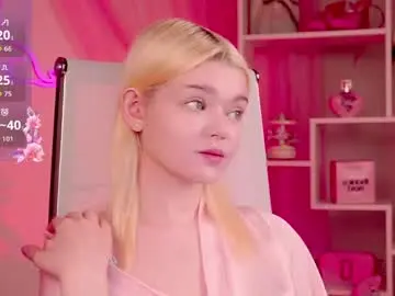 Chaturbate Nude Webcam of adelecartier