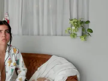 Chaturbate Live Sex Cam of juieth_gv