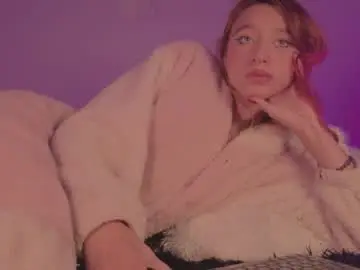 Chaturbate Live Sex Cam of cinderella_lewis