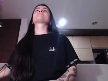 Chaturbate Adult Video Chat of guccipussy1