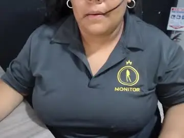Chaturbate Live Sex Cam of angy_ro12