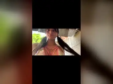 Chaturbate Free Porn Cam of coralinexxx07