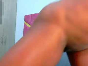 Chaturbate Sex Chat of hornyhousekeeper_