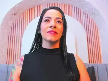Chaturbate Live Sex Cam of violeet_scottt