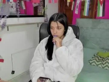 Chaturbate Live Sex Cam of aysha_winxs