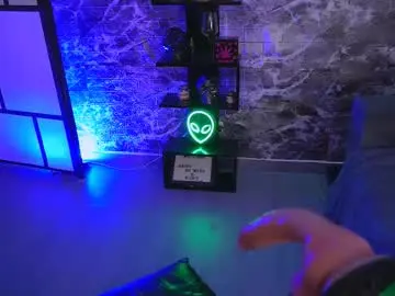 Chaturbate Live Sex Cam of darkly_waxx