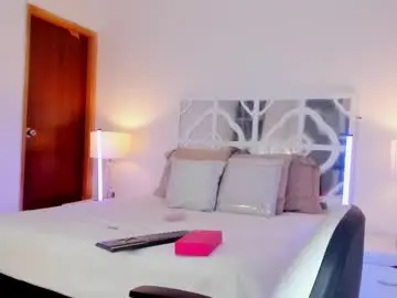 Chaturbate Live Sex Cam of mikaelastonne