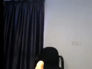 Chaturbate Live Sex Cam of prettymia9