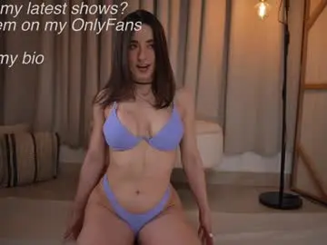 Chaturbate Live Sex Cam of emyii