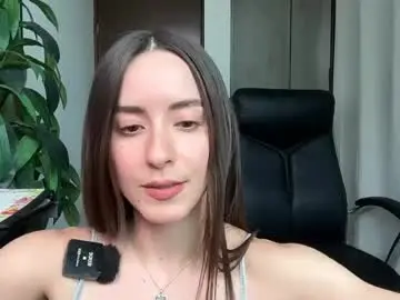 Chaturbate Live Sex Cam of emyii