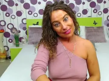 Chaturbate Live Sex Cam of petitealyssa
