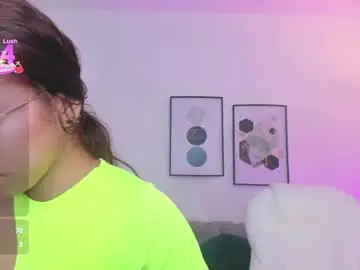 Chaturbate Watch Live Sex Cams of issi_loren