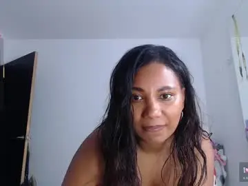 Chaturbate Live Sex Cam of freshlatinyouxx