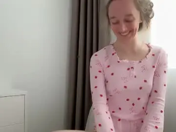 Chaturbate Free Live Porn of shy_schoolgirl_