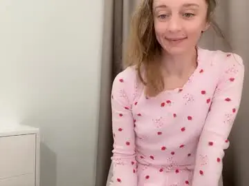 Chaturbate Sex Chat of shy_schoolgirl_