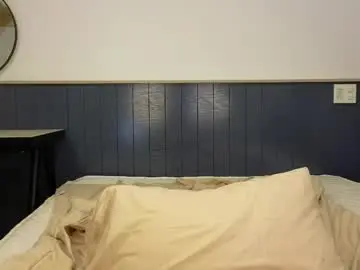 Chaturbate Live Sex Cam of horney_emma