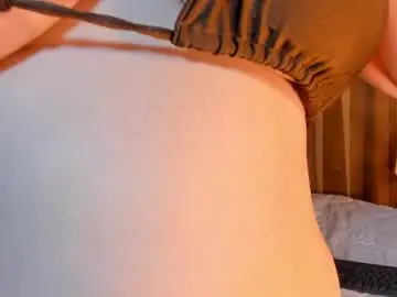 Chaturbate Live Sex Cam of krystalwoodss