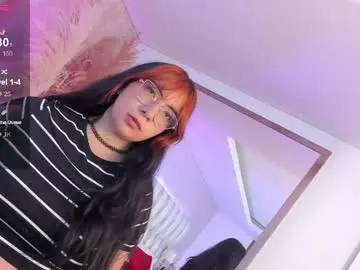 Chaturbate Nude Webcam of ari_lynn_