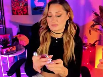 Chaturbate Live Sex Cam of sarahholly