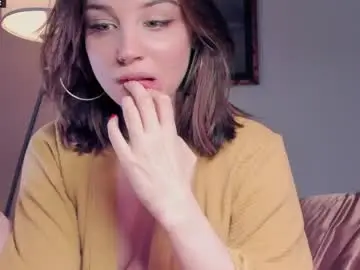 Chaturbate Live Sex Cam of cinnabelle