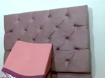 Chaturbate Live Sex Cam of emily_loperaa