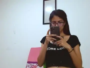 Chaturbate Watch Live Sex Cams of emily_loperaa