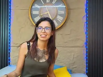 Chaturbate Live Sex Cam of emily_loperaa