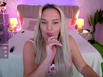 Chaturbate Live Porn of missyymartinezz