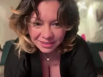 Chaturbate Live Sex Cam of kiradivine