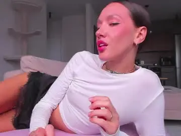 Chaturbate Watch Live Sex Cams of awgustina_sweetheart22