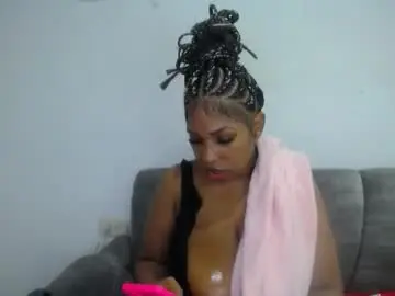 Chaturbate Live Sex Cam of emilyhines__