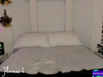 Chaturbate Sex Chat of violetttflowers