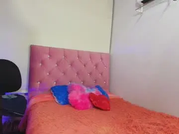 Chaturbate Live Sex Cam of nyra_queen