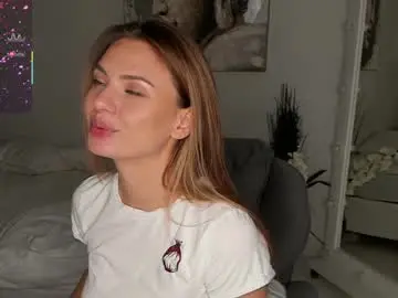 Chaturbate Live Porn of lili_and_niki