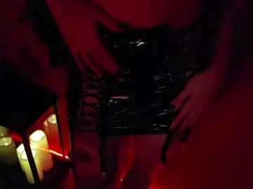 Chaturbate Live Sex Cam of gina_hotlick