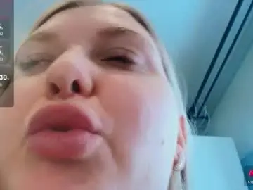 Chaturbate Live Sex Cam of do_u_want_alice