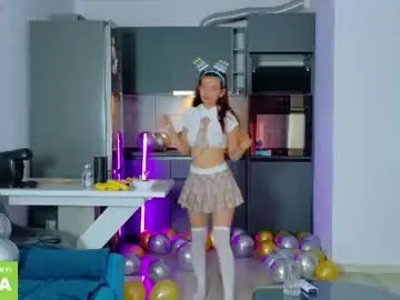 Chaturbate Live Sex Cam of yve_