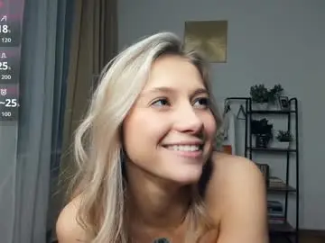 Chaturbate Live Sex Cam of glossybabe_