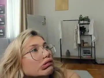 Chaturbate Sex Chat of glossybabe_