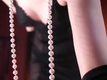 Chaturbate Live Sex Cam of vinyl_kiss