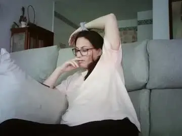 Chaturbate Live Sex Cam of lolahueso
