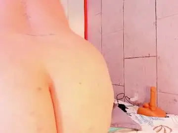 Chaturbate Live Sex Cam of maralinette22