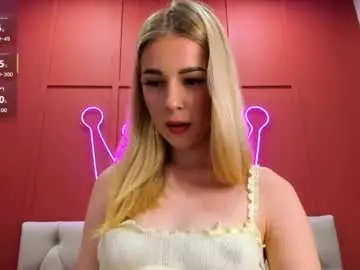 Chaturbate Best live sex cam show of emilymagnificent