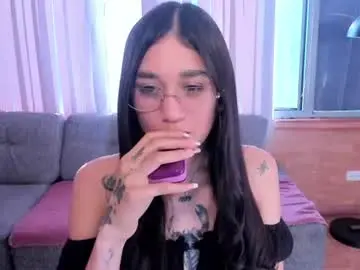 Chaturbate Adult Video Chat of lyli__rose